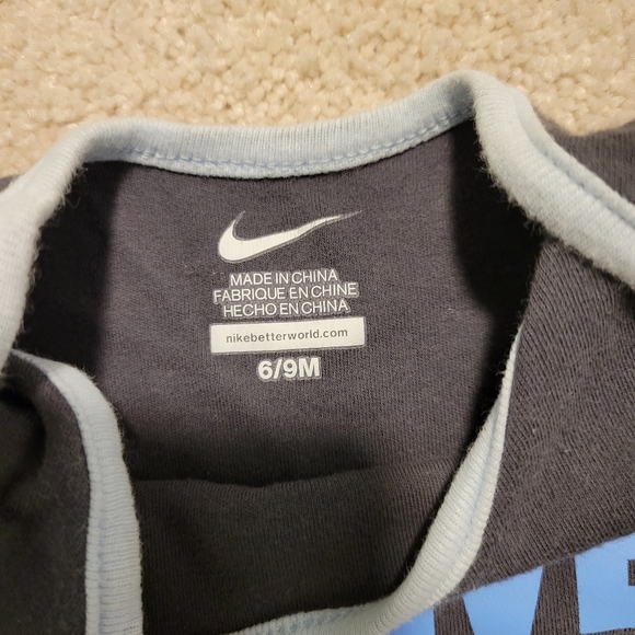 3 set Nike Bodysuits - Picture 5 of 5